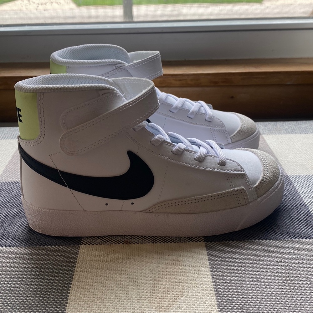 BOYS size 13.5 NIKE high tops